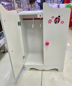 کمد چوبی لباس عروسک سبک و مقاوم با ابعاد مناسب برای کودکان