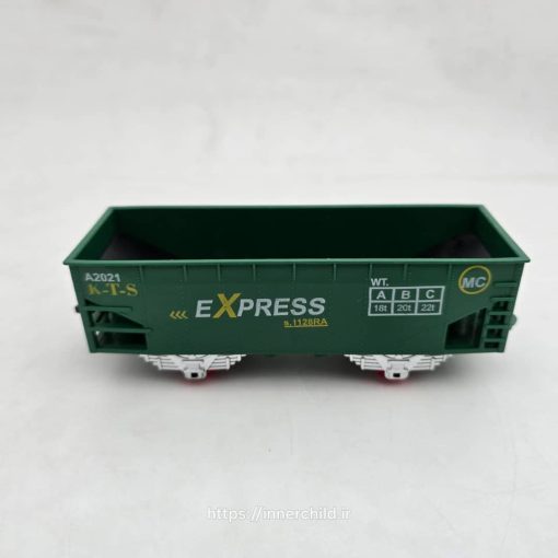 واگن سبز رنگ قطار کنترلی دودزا با نوشته Express