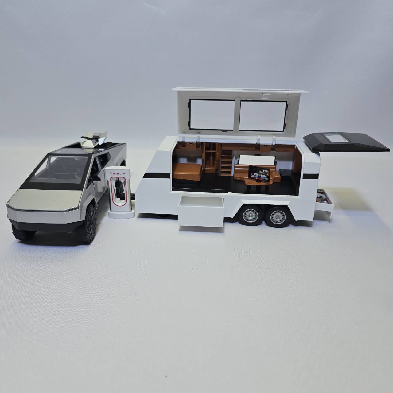 ماشین فلزی تسلا کاروان دار مدل B2468 - Image 29